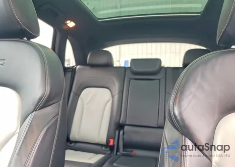 2017 Audi Sq5 Premium Plus z USA, uszkodzony, nr VIN WA1CCAFP5HA065375